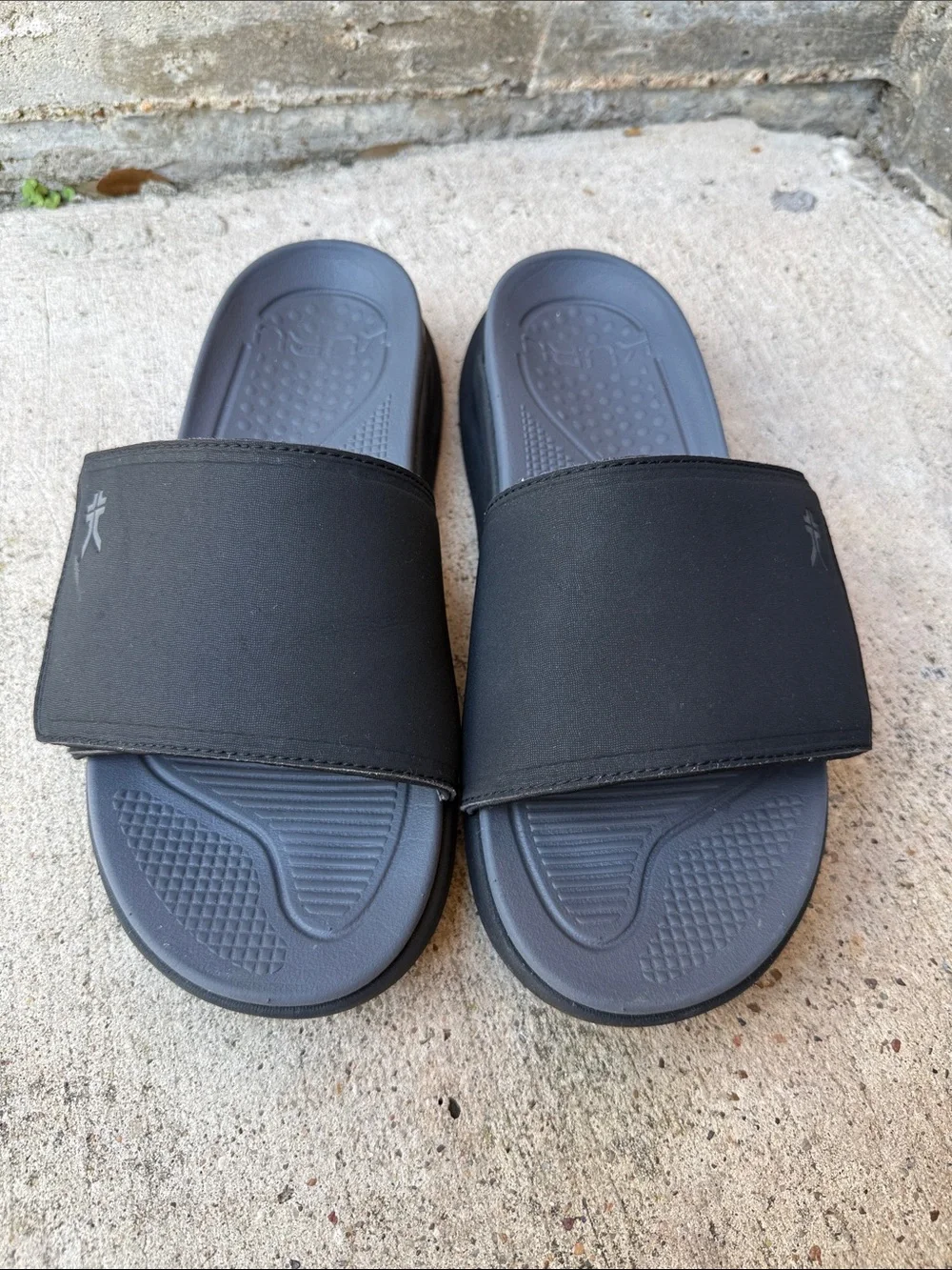 KURU Cloud Moment Men’s Size 11 Orthopedic Slide Sandals Beach Walking Outdoor